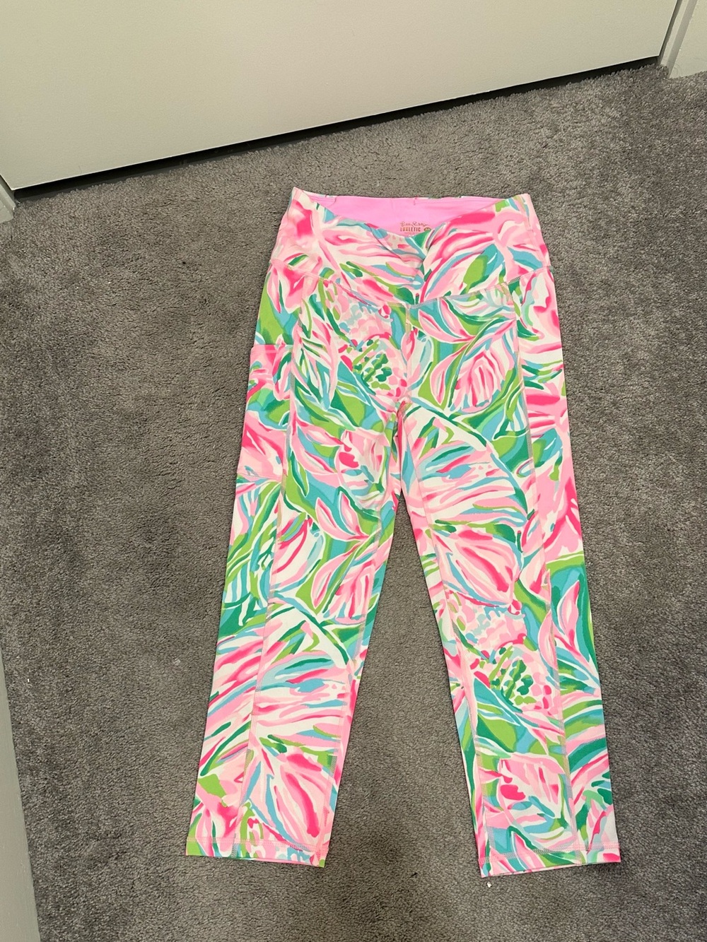 Lilly Pulitzer UPF 50+ Luxletic 21" Weekender High Rise Crop Leggings NWOT